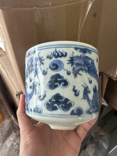 古玩陶瓷青花趕珠龍紋香爐真品鑒賞圖