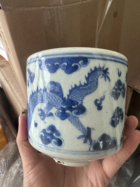 古玩陶瓷青花趕珠龍紋香爐真品鑒賞圖