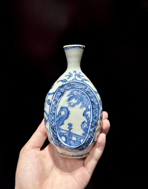 古玩陶瓷明晚期 青花人物紋瓶真品鑒賞圖
