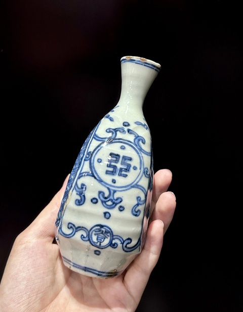 古玩陶瓷明晚期 青花人物紋瓶真品鑒賞圖