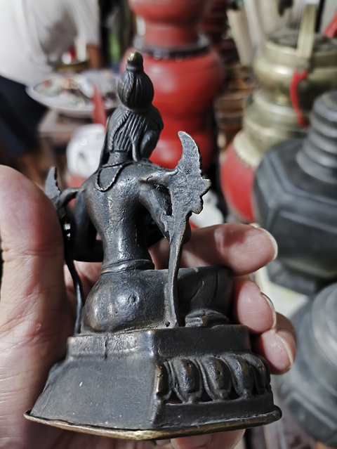 古玩銅器佛像真品鑒賞圖