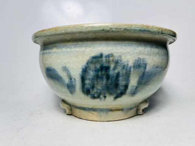 古玩陶瓷青花花卉紋香爐真品鑒賞圖
