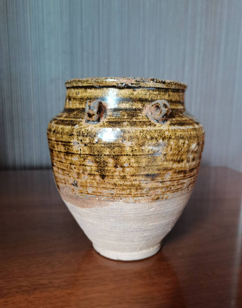 古玩陶瓷婺州窯黃釉四系罐真品鑒賞圖