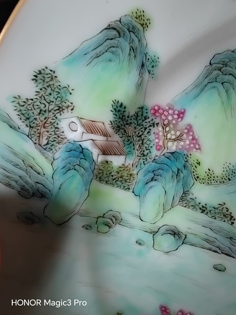 古玩陶瓷山水紋粉彩盤真品鑒賞圖