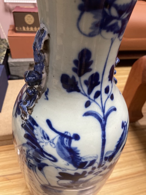 古玩陶瓷鳳凰牡丹紋青花瓶真品鑒賞圖