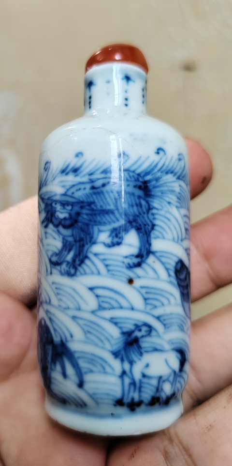 古玩陶瓷青花海八怪紋鼻煙壺拍賣，當前價格2350元