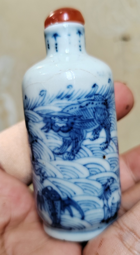 古玩陶瓷青花海八怪紋鼻煙壺拍賣，當前價格2350元