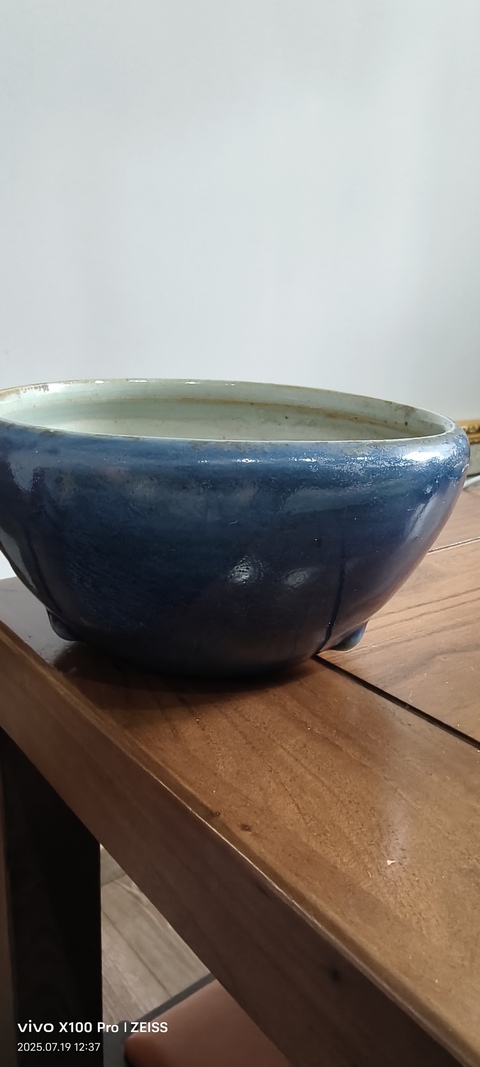 古玩陶瓷霽藍(lán)釉三乳足缽式香爐真品鑒賞圖