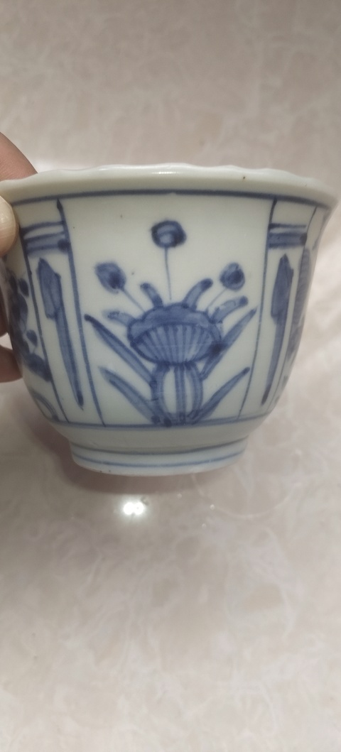 古玩陶瓷花鳥紋青花杯真品鑒賞圖