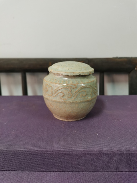 古玩陶瓷青白釉模印花紋蓋罐真品鑒賞圖