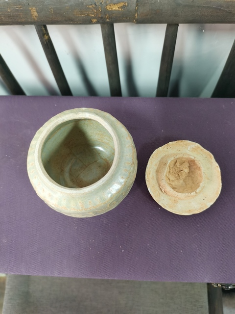 古玩陶瓷青白釉模印花紋蓋罐真品鑒賞圖