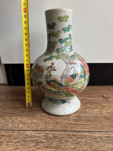 古玩陶瓷哥釉五彩鳳穿牡丹圖天球瓶真品鑒賞圖