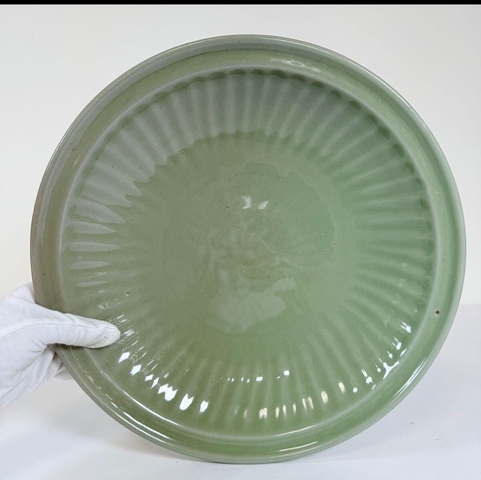 古玩陶瓷元代龍泉窯青釉盤真品鑒賞圖