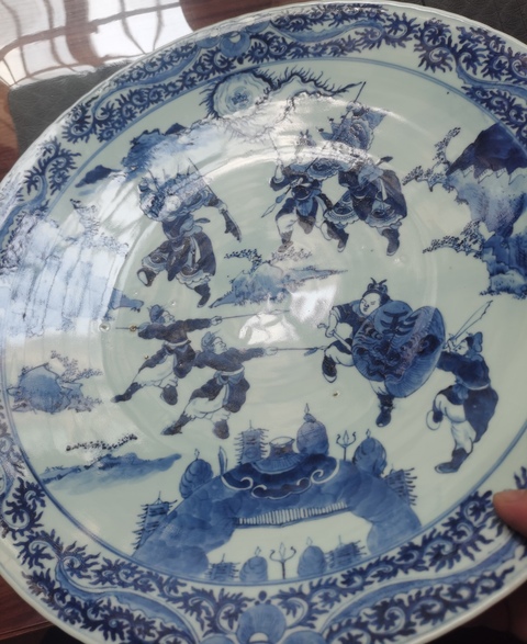 古玩陶瓷青花刀馬人物大盤真品鑒賞圖