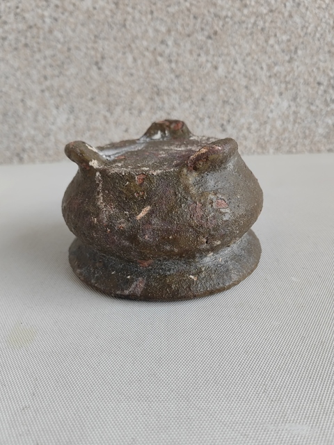 古玩陶瓷褐釉三足爐拍賣，當(dāng)前價(jià)格580元