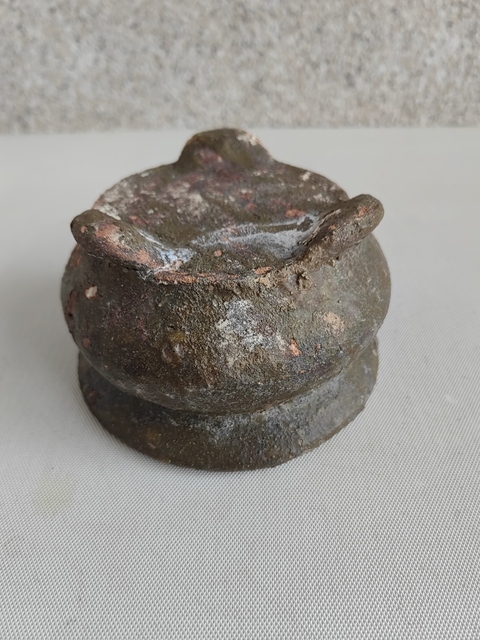 古玩陶瓷褐釉三足爐拍賣，當(dāng)前價(jià)格580元