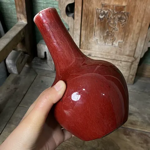 古玩陶瓷紅釉瓶真品鑒賞圖