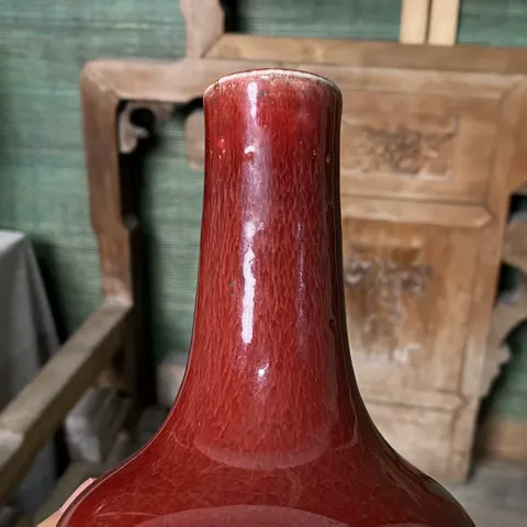 古玩陶瓷紅釉瓶真品鑒賞圖