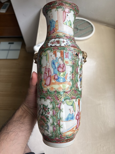 古玩陶瓷清晚期 廣彩人物紋瓶真品鑒賞圖