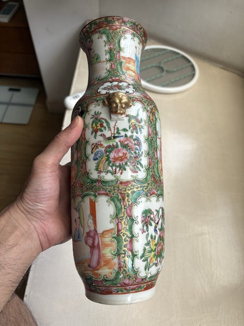 古玩陶瓷清晚期 廣彩人物紋瓶真品鑒賞圖