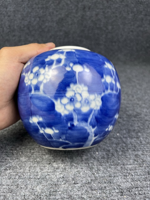 古玩陶瓷青花留白冰梅罐真品鑒賞圖