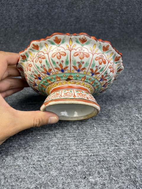 古玩陶瓷五彩花卉紋花口供盤真品鑒賞圖