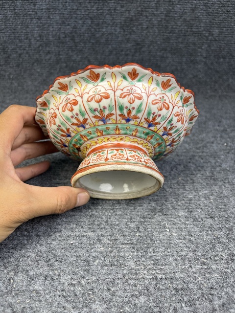 古玩陶瓷五彩花卉紋花口供盤真品鑒賞圖