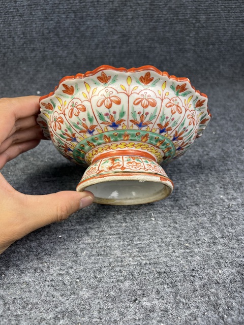 古玩陶瓷五彩花卉紋花口供盤真品鑒賞圖