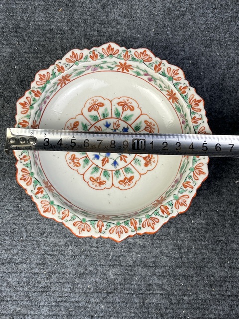 古玩陶瓷五彩花卉紋花口供盤真品鑒賞圖