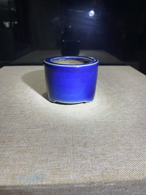 古玩陶瓷藍釉三足筒式香爐真品鑒賞圖