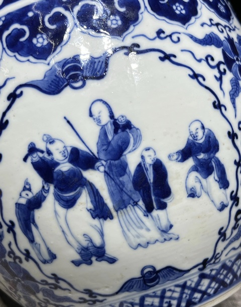 古玩陶瓷人物花鳥紋青花卷缸真品鑒賞圖