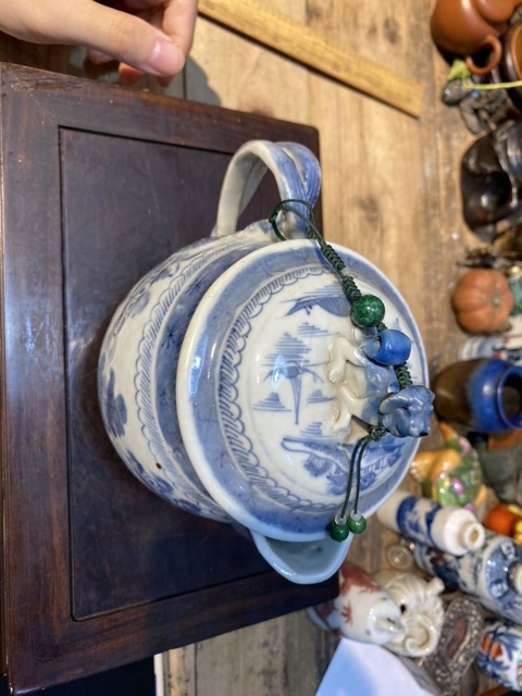 古玩陶瓷樓臺亭閣山水紋青花壺真品鑒賞圖