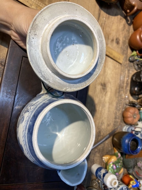 古玩陶瓷樓臺亭閣山水紋青花壺真品鑒賞圖