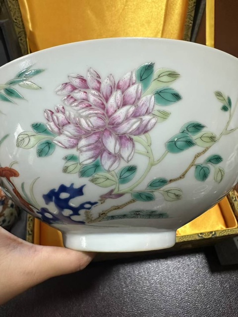 古玩陶瓷花鳥紋粉彩碗真品鑒賞圖