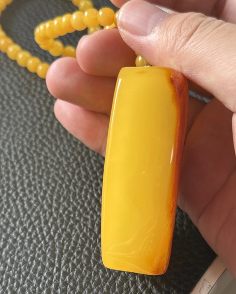古玩玉器天然蜜蠟牌真品鑒賞圖