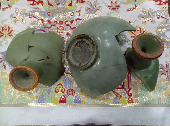 古玩陶瓷龍紋青瓷標本真品鑒賞圖