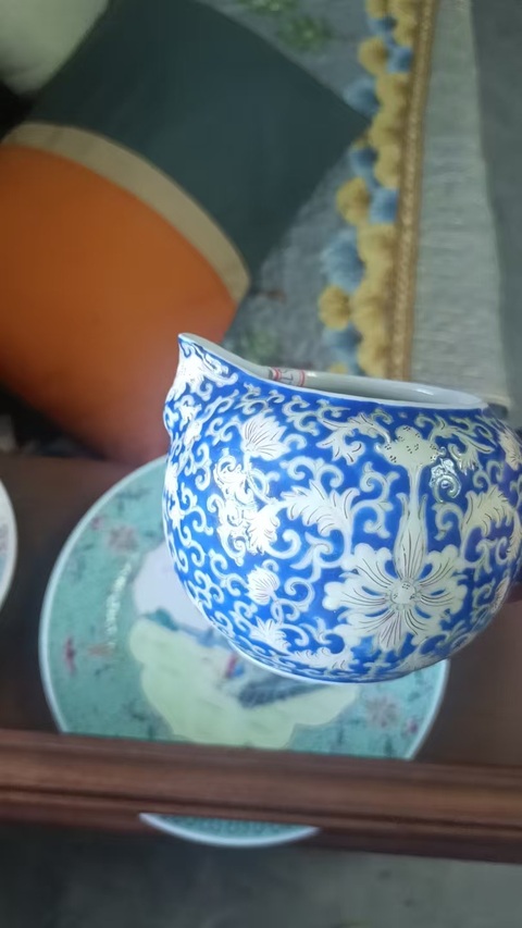 古玩陶瓷江西瓷業(yè)公司款粉彩奶壺真品鑒賞圖