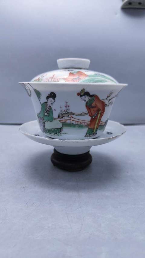古玩陶瓷民國粉彩紅樓夢題材三才蓋碗真品鑒賞圖