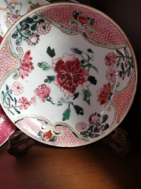 古玩陶瓷外紫金內粉彩花卉紋杯碟拍賣，當前價格3500元