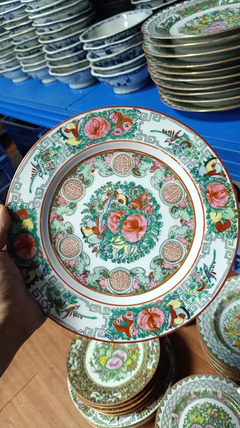 古玩陶瓷廣彩盤真品鑒賞圖