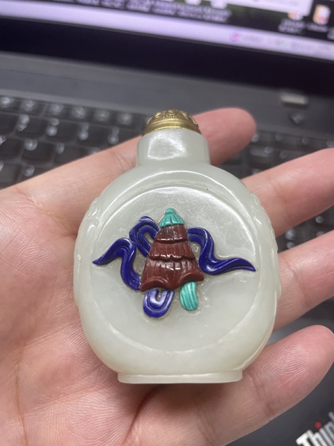 古玩玉器和田鼻煙壺真品鑒賞圖