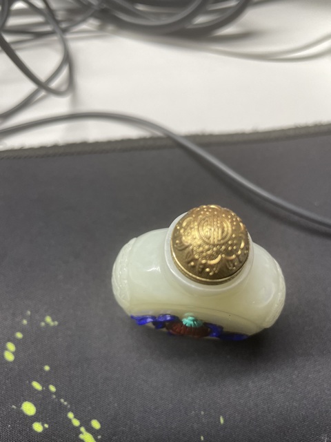 古玩玉器和田鼻煙壺真品鑒賞圖