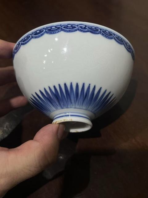 古玩陶瓷青花花卉紋雞心碗真品鑒賞圖