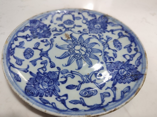 古玩陶瓷青花盤真品鑒賞圖