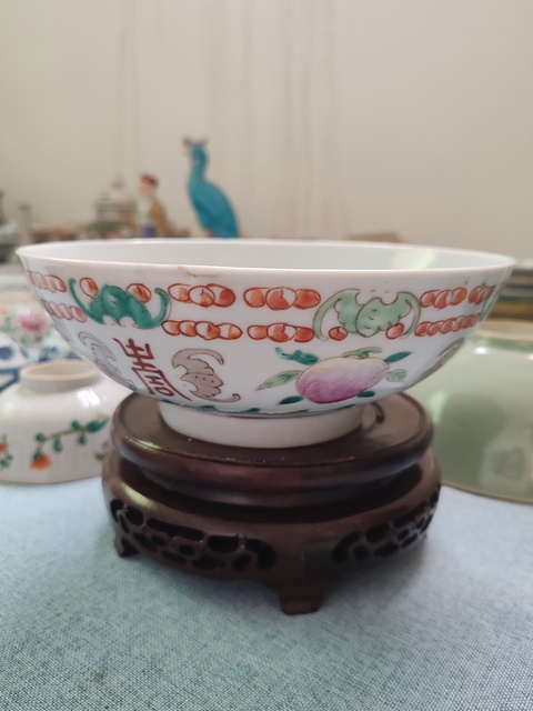 古玩陶瓷清中晚期粉彩福壽花卉紋碗拍賣，當(dāng)前價(jià)格1080元
