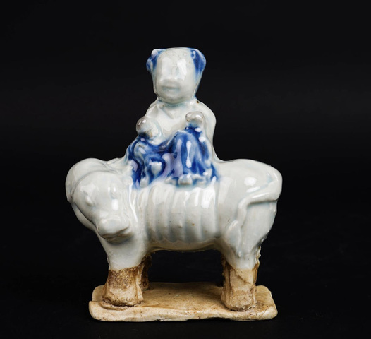 古玩陶瓷牧牛童青花塑像真品鑒賞圖