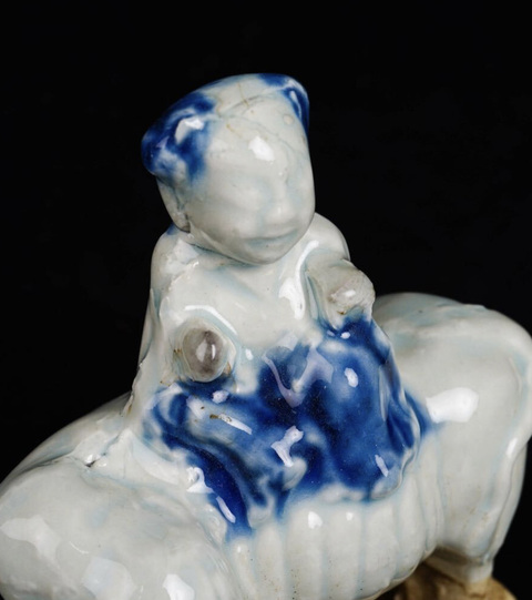 古玩陶瓷牧牛童青花塑像真品鑒賞圖