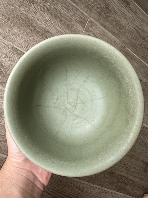 古玩陶瓷龍泉窯刻花碗真品鑒賞圖