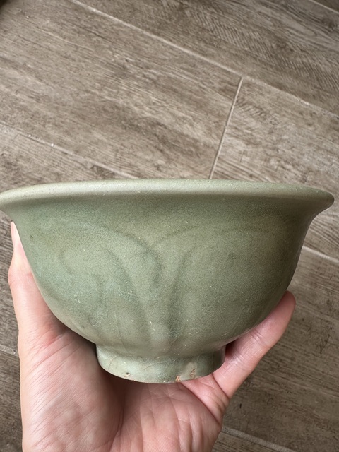 古玩陶瓷龍泉窯刻花碗真品鑒賞圖