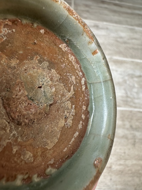 古玩陶瓷龍泉窯刻花碗真品鑒賞圖